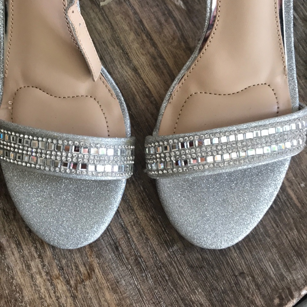Shoes - Picture 4 of 4